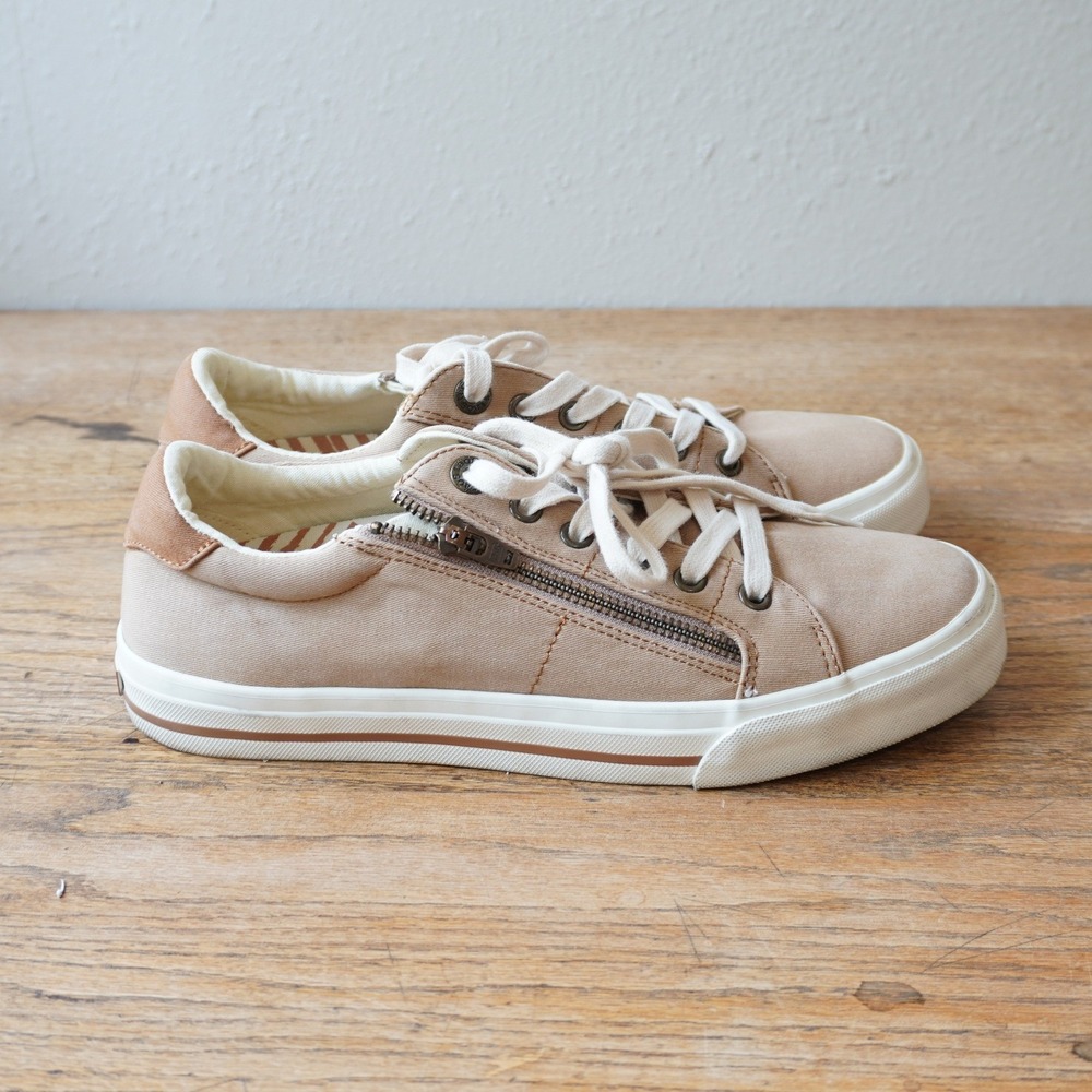 Taos Women's Size 9.5 Plim Soul Lux Tan Canvas Low Top Side Zip Sneakers